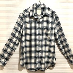 Women’s American Eagle soft plaid flannel Button-up Shirt